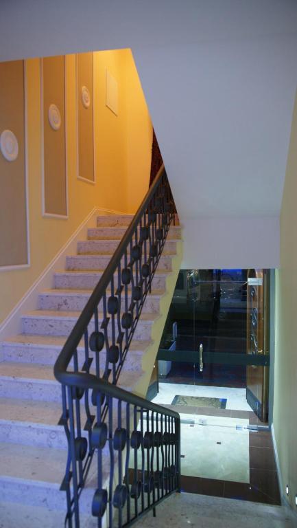 Hotel Vila Kerciku Тирана Екстериор снимка